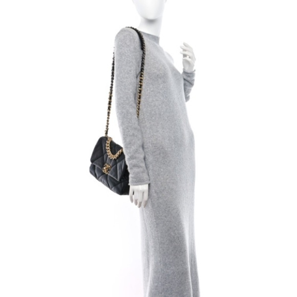 Black leather medium 19 bag